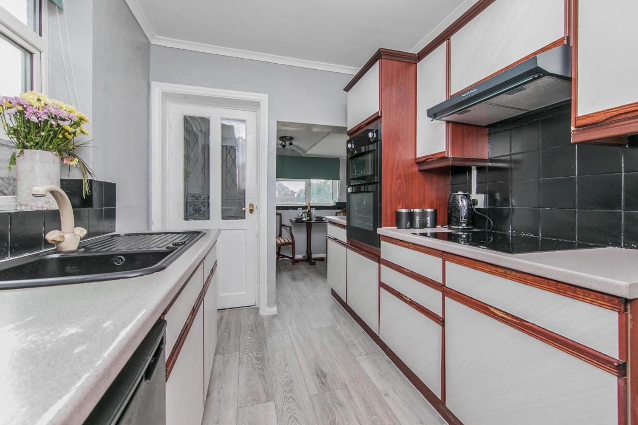 The Comfy Resort, Free Private Parking & Wifi, 9 Beds Colchester Eksteriør bilde