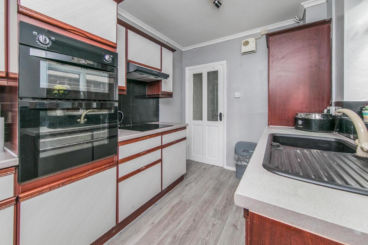 The Comfy Resort, Free Private Parking & Wifi, 9 Beds Colchester Eksteriør bilde