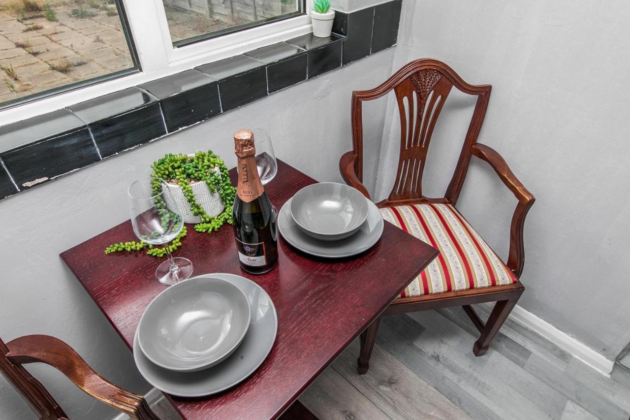 The Comfy Resort, Free Private Parking & Wifi, 9 Beds Colchester Eksteriør bilde